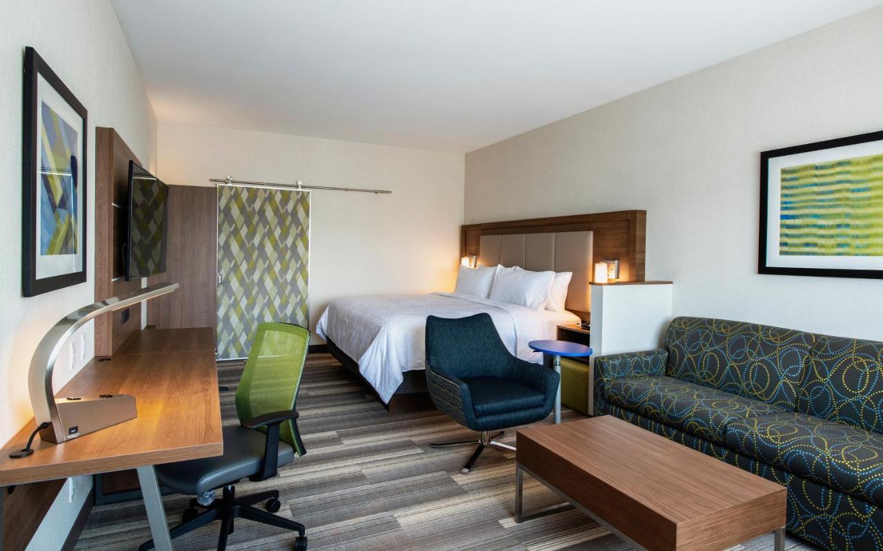 Holiday Inn Express & Suites Kelowna - East By Ihg Экстерьер фото